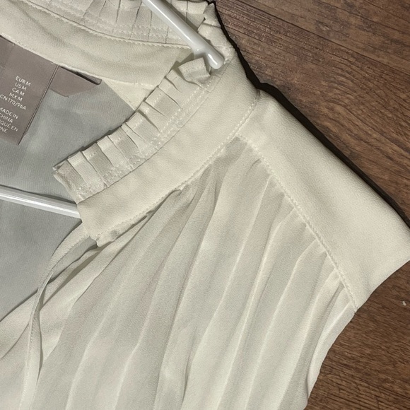 H&M Ruffle White/Cream Top - Picture 3 of 4